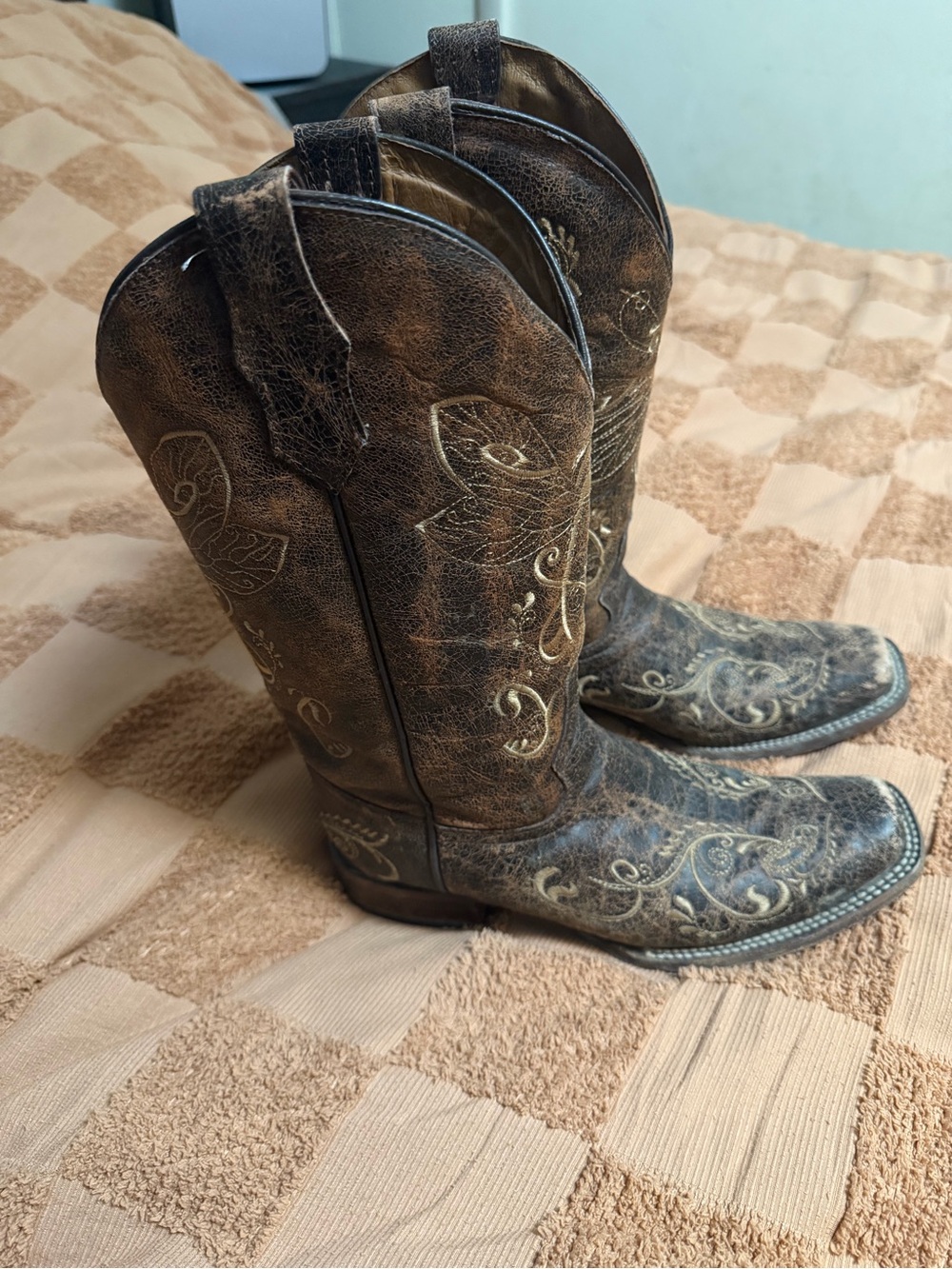 Circle G Brown Embroidered Dragonfly Western Heeled Boots